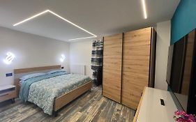 Castel Di Sangro Suite Apartment